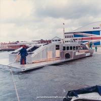 AP1-88 hovercraft number 1 - shipping the superstructure